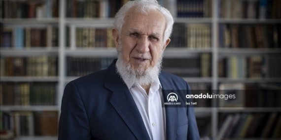 Cevat Akşit Hoca Efendi Sohbet Bir Kul yaşı 40 olunca Allah onu 4 beladan kurtarır.